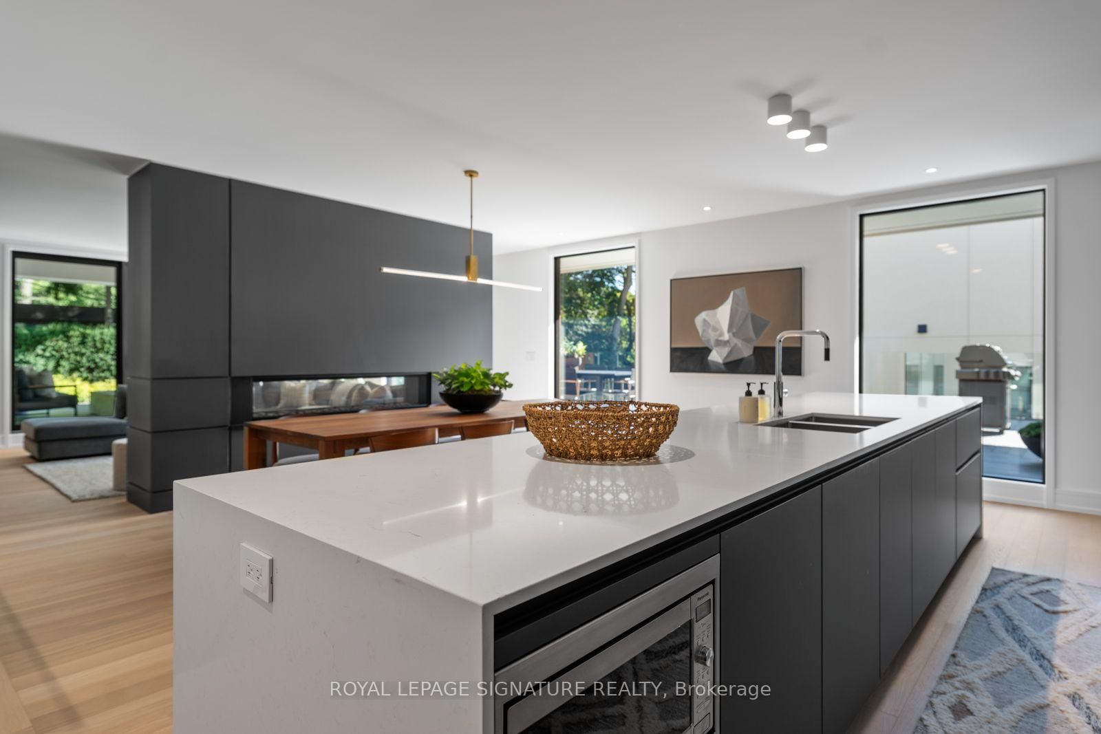 8 Fallingbrook Wood • Toronto, ON photo 17