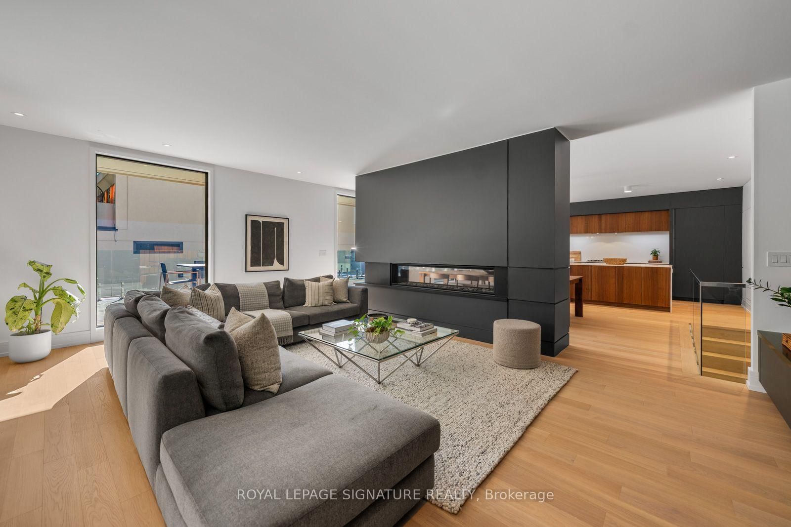 8 Fallingbrook Wood • Toronto, ON photo 21
