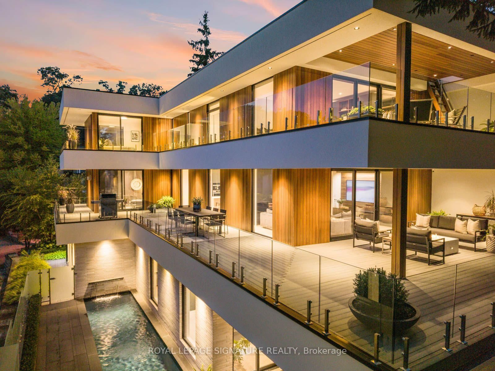 8 Fallingbrook Wood • Toronto, ON photo 4