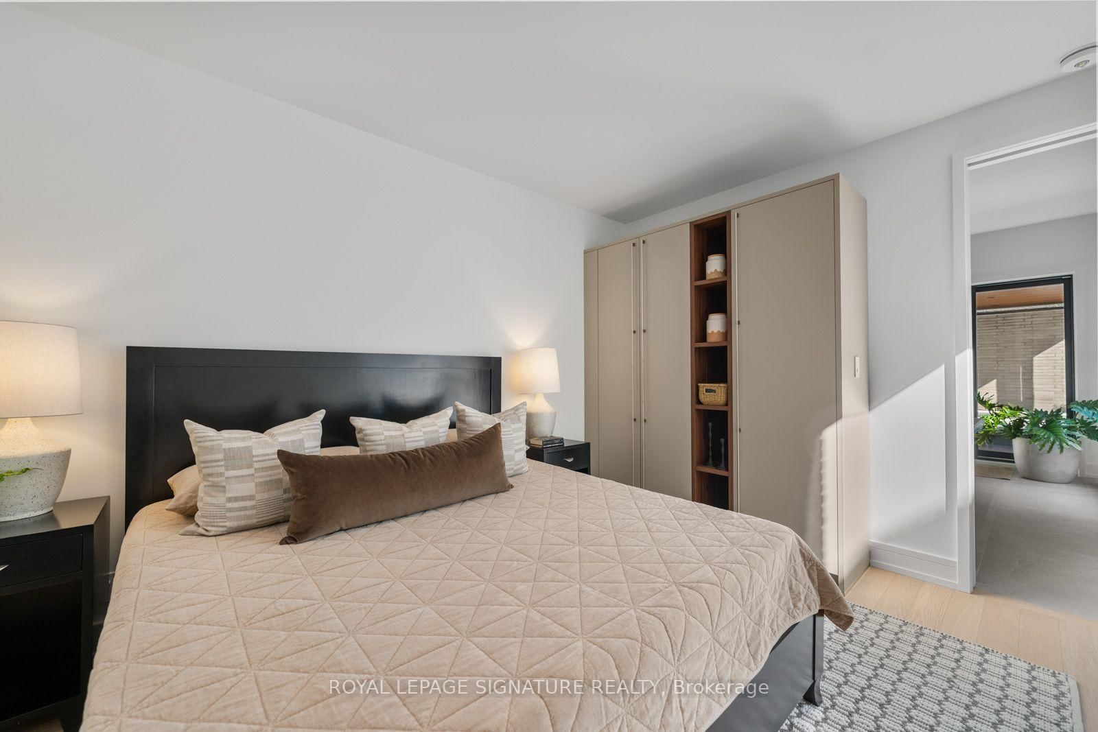 8 Fallingbrook Wood • Toronto, ON photo 38