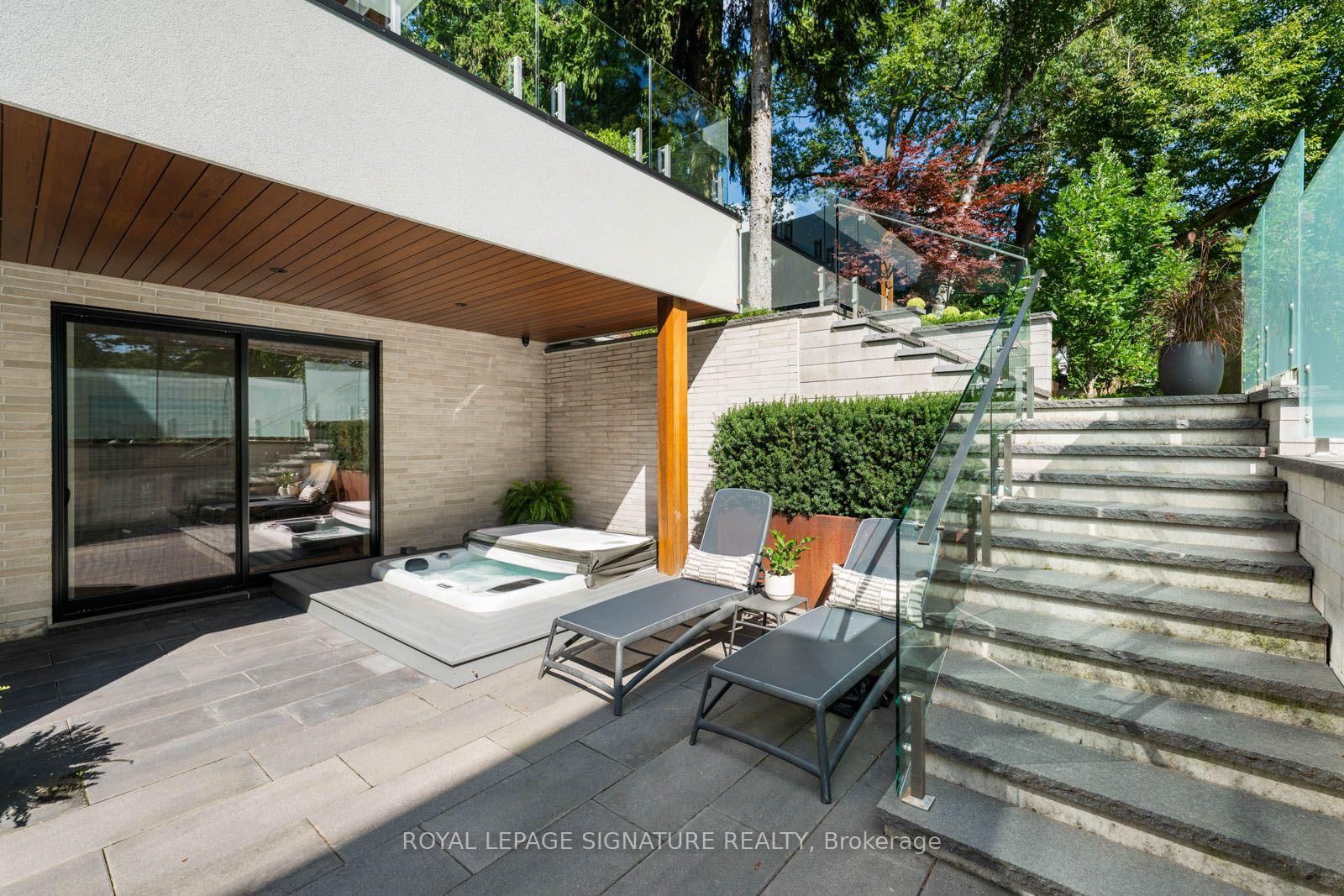 8 Fallingbrook Wood • Toronto, ON photo 39