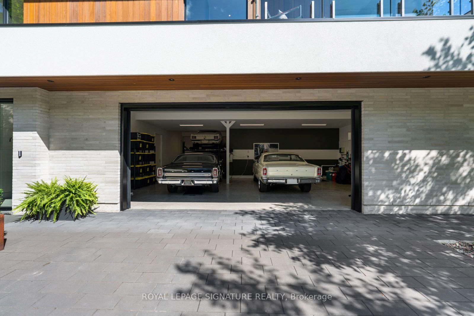 8 Fallingbrook Wood • Toronto, ON photo 48