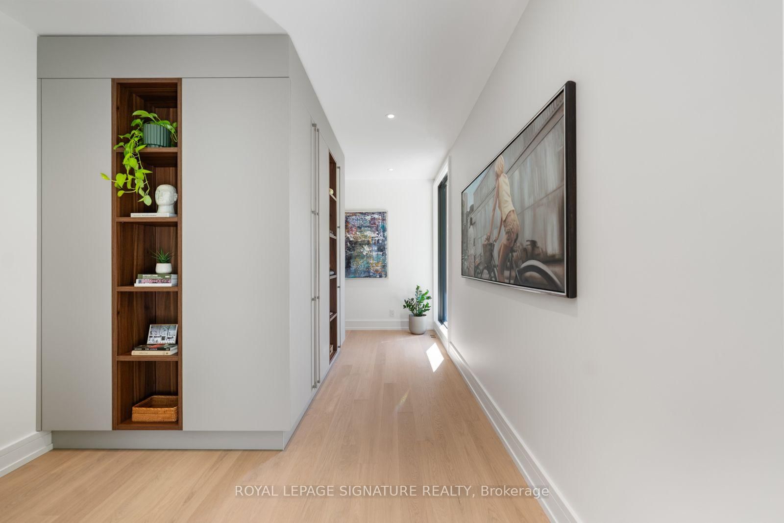 8 Fallingbrook Wood • Toronto, ON photo 10