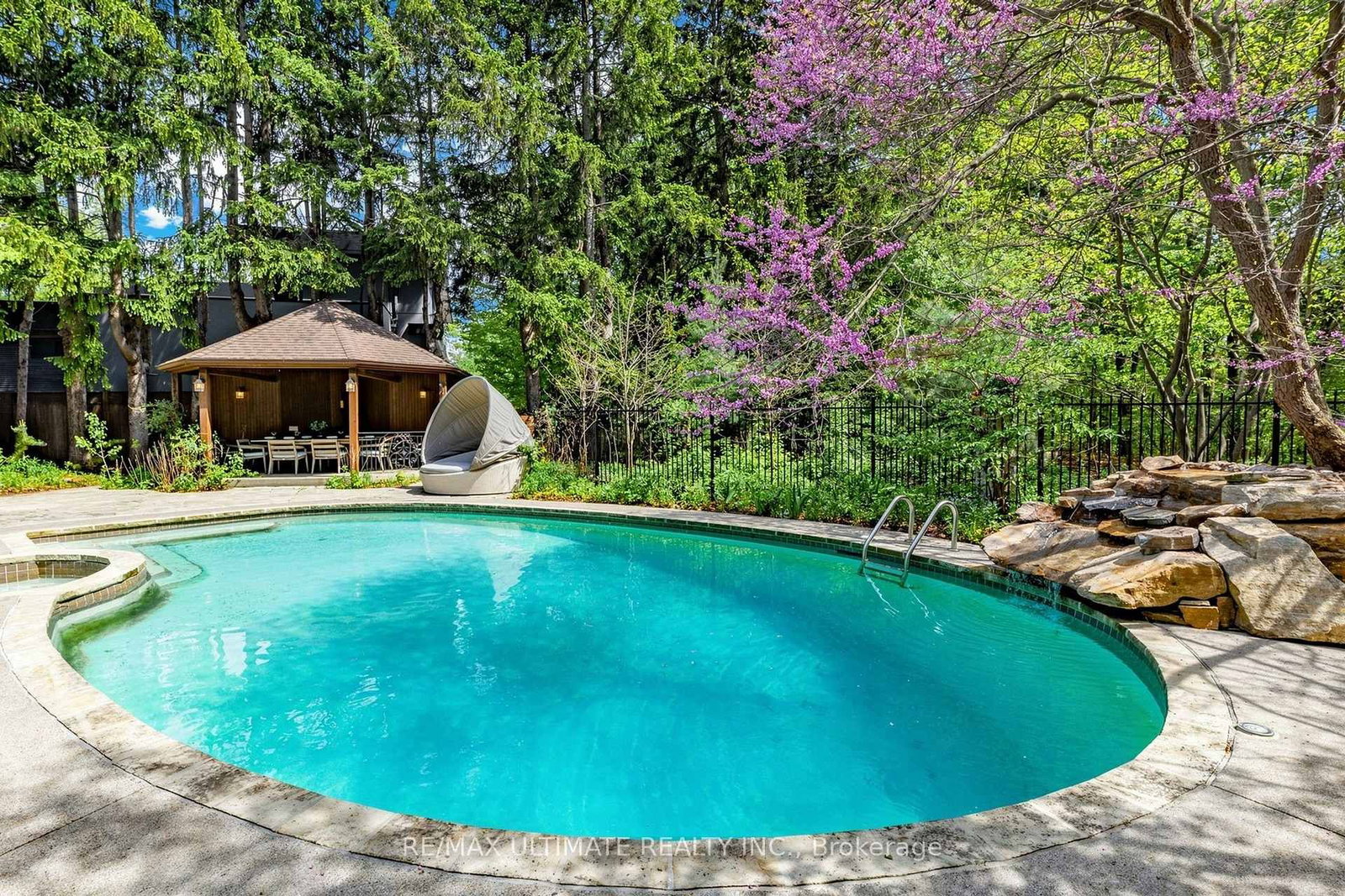 25 Bellehaven Cres, Toronto, view 24