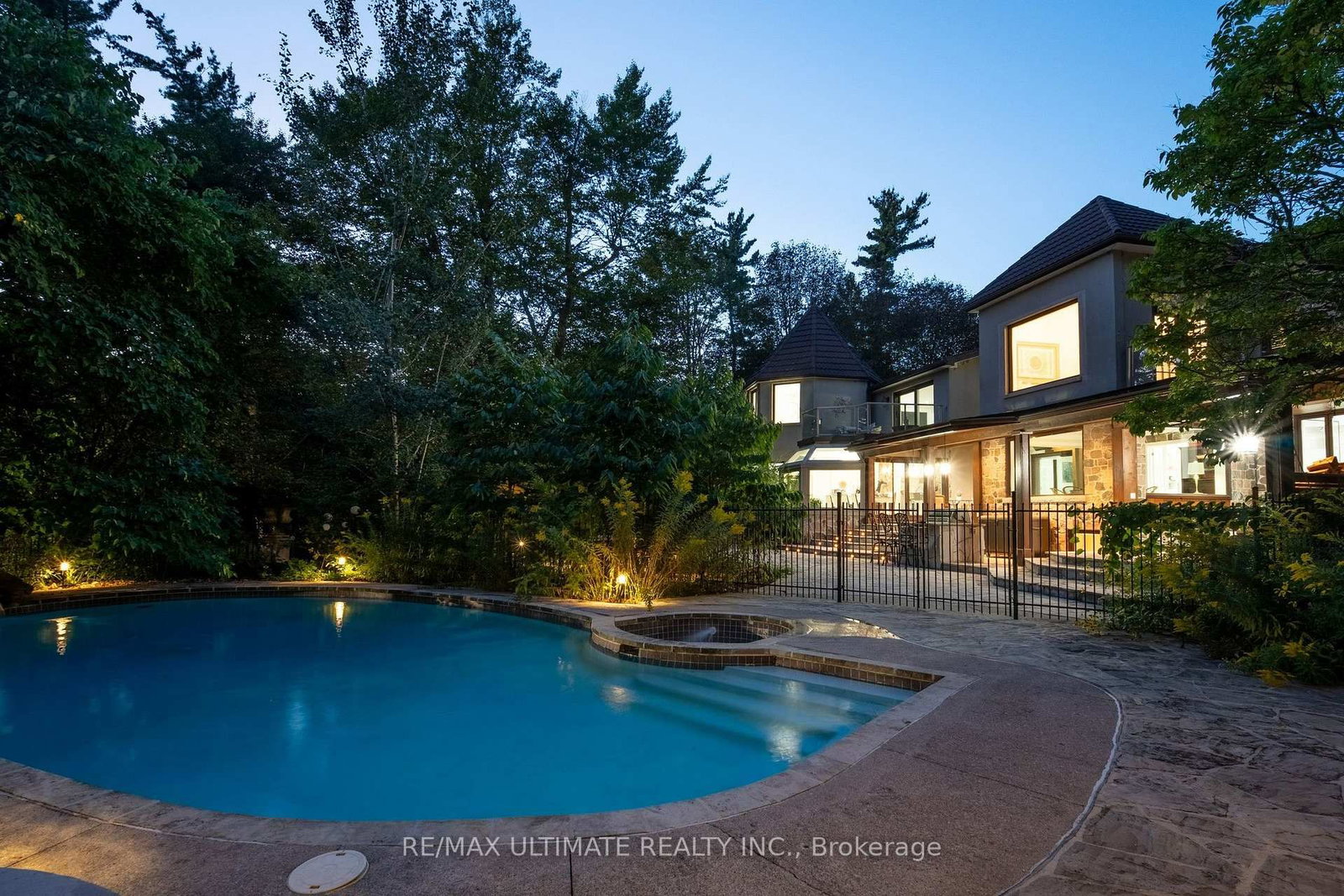 25 Bellehaven Cres, Toronto, view 44