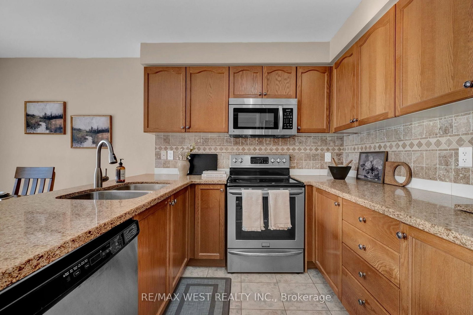 1210 Meath Drive • Oshawa, ON photo 11