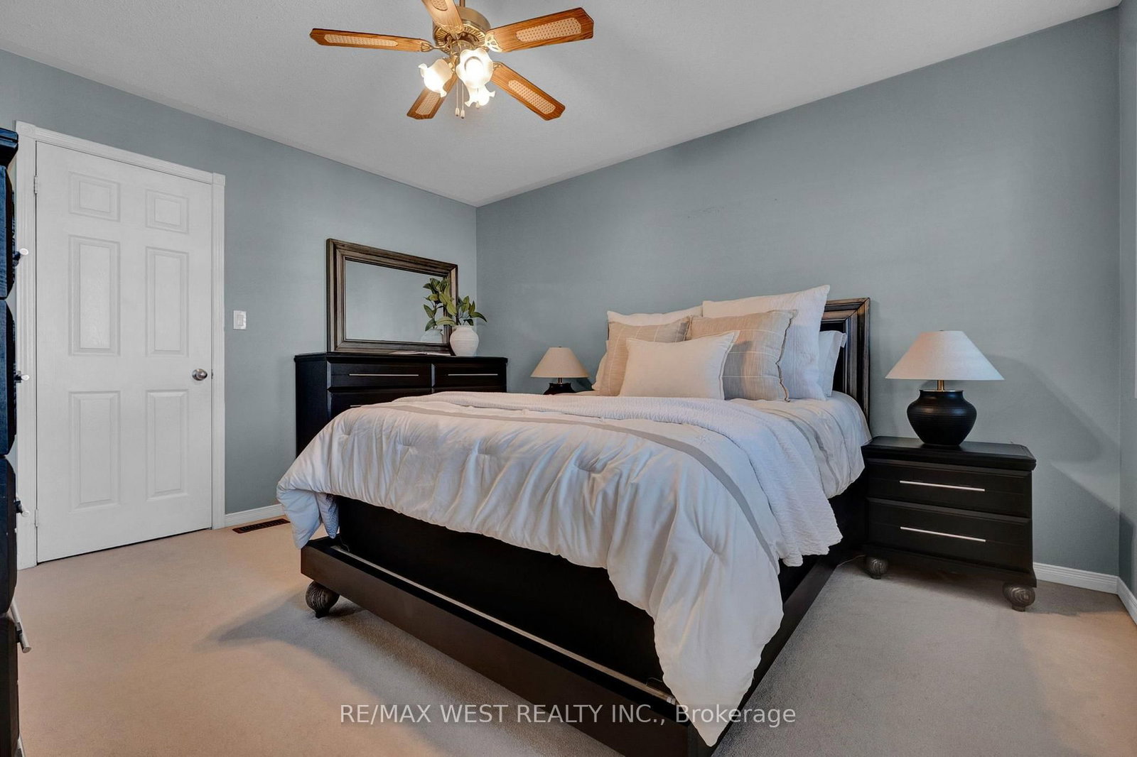 1210 Meath Drive • Oshawa, ON photo 14