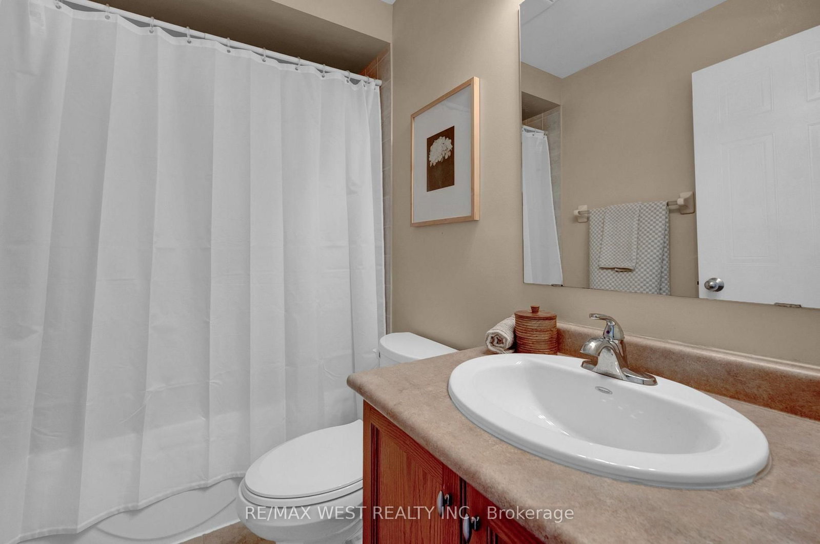 1210 Meath Drive • Oshawa, ON photo 21