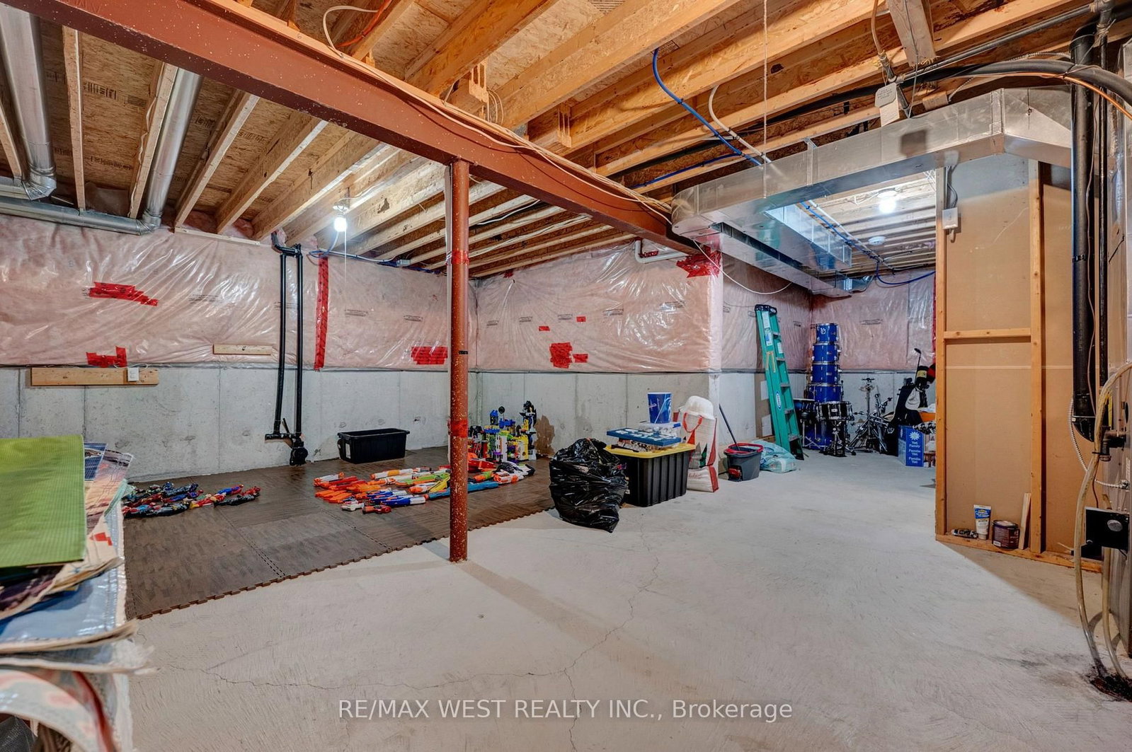 1210 Meath Drive • Oshawa, ON photo 24