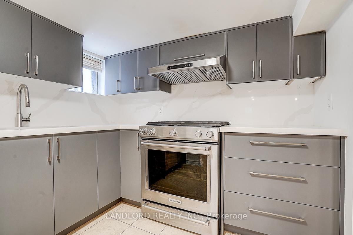 Lower-79 O'Connor Dr, Toronto, view 12