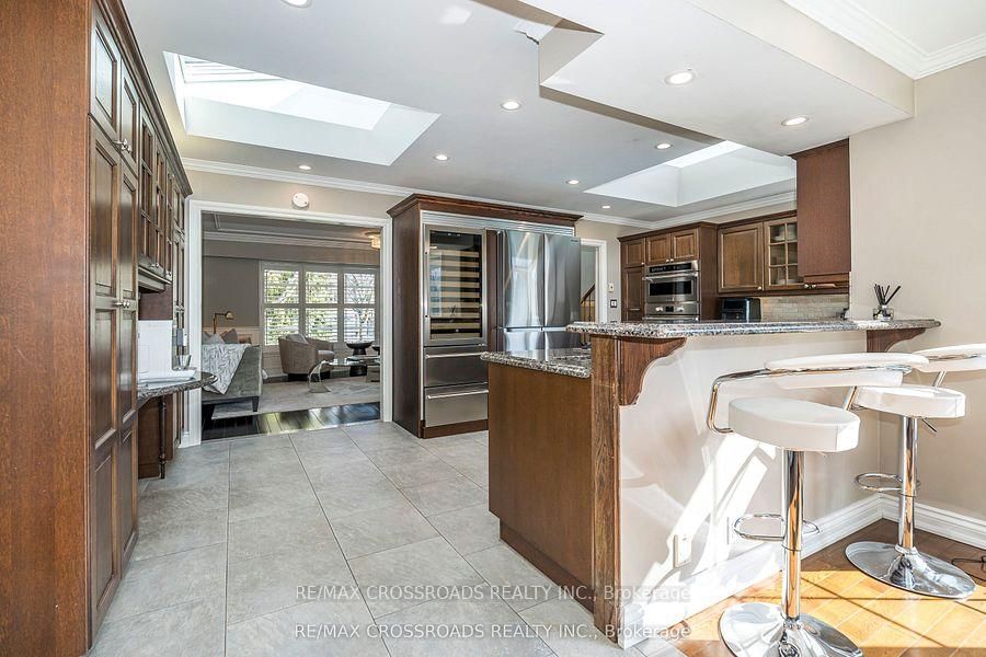 3 Wythenshawe Wood • Toronto, ON photo 16