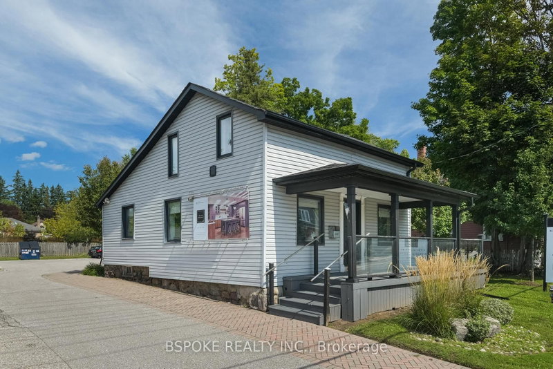 578 Kingston Rd W photo 2