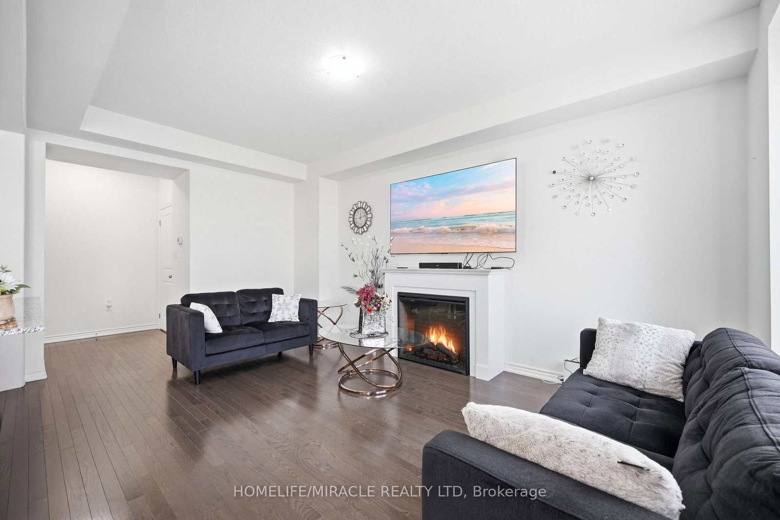 1230 Rexton Drive • Oshawa, ON photo 8
