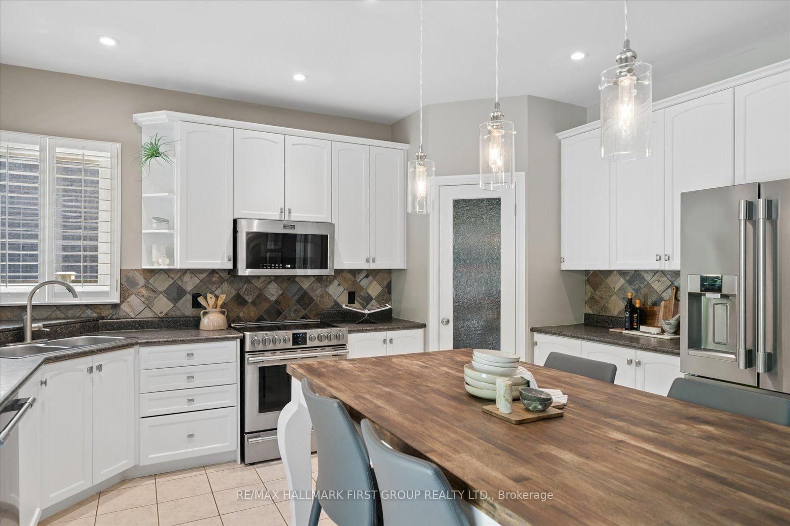 9 Pebblebrook Crescent • Whitby, ON photo 7