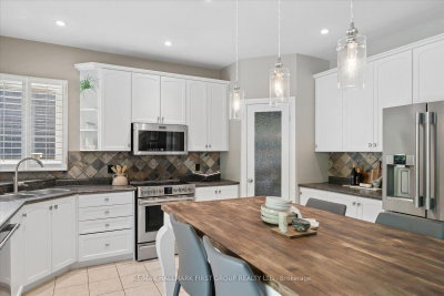 9 Pebblebrook Crescent • Whitby, ON photo 7