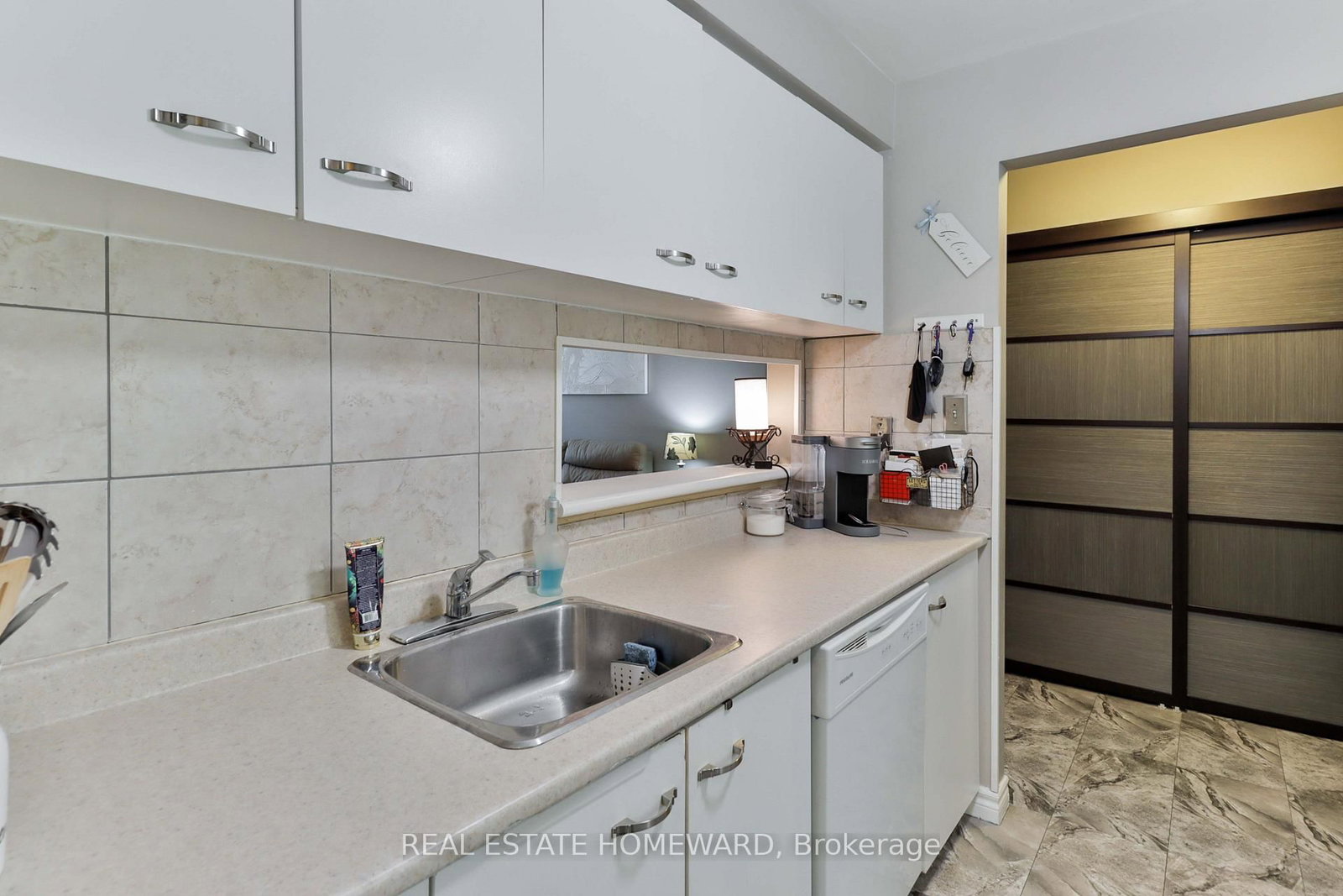 195 lake driveway Drive W • #304 • Ajax, ON photo 15