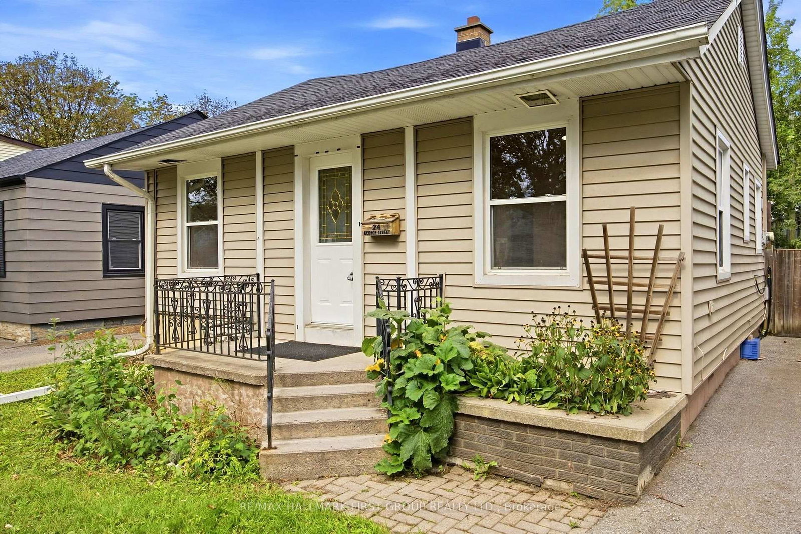 24 George Street • Ajax, ON photo 3
