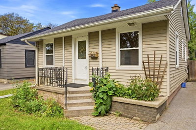 24 George Street • Ajax, ON photo 3