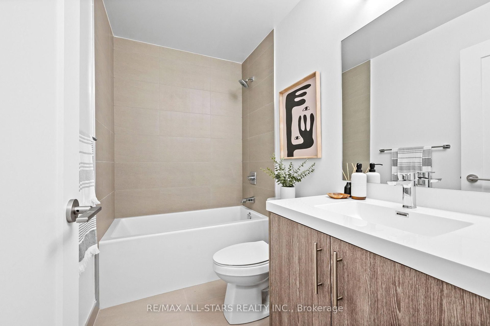 286 Main Street • #411 • Toronto, ON photo 32