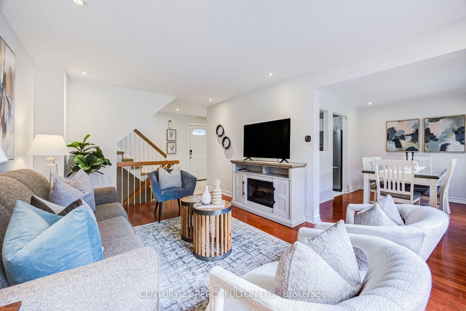 608 Beckworth Square • Pickering, ON photo 5