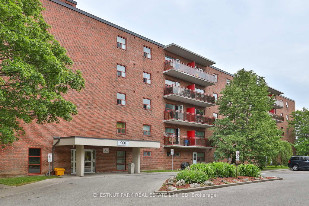 406 - 900 Glen Street 3