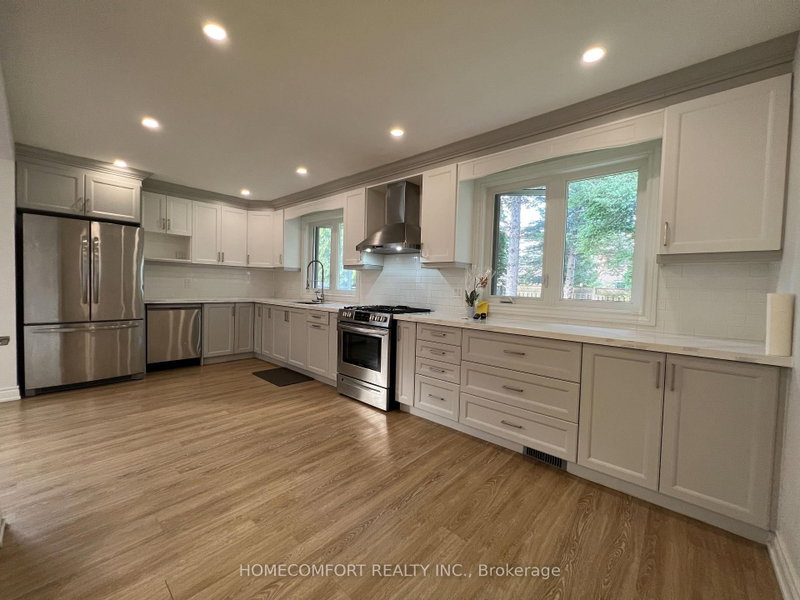 32 Eaglewing (main ) Court