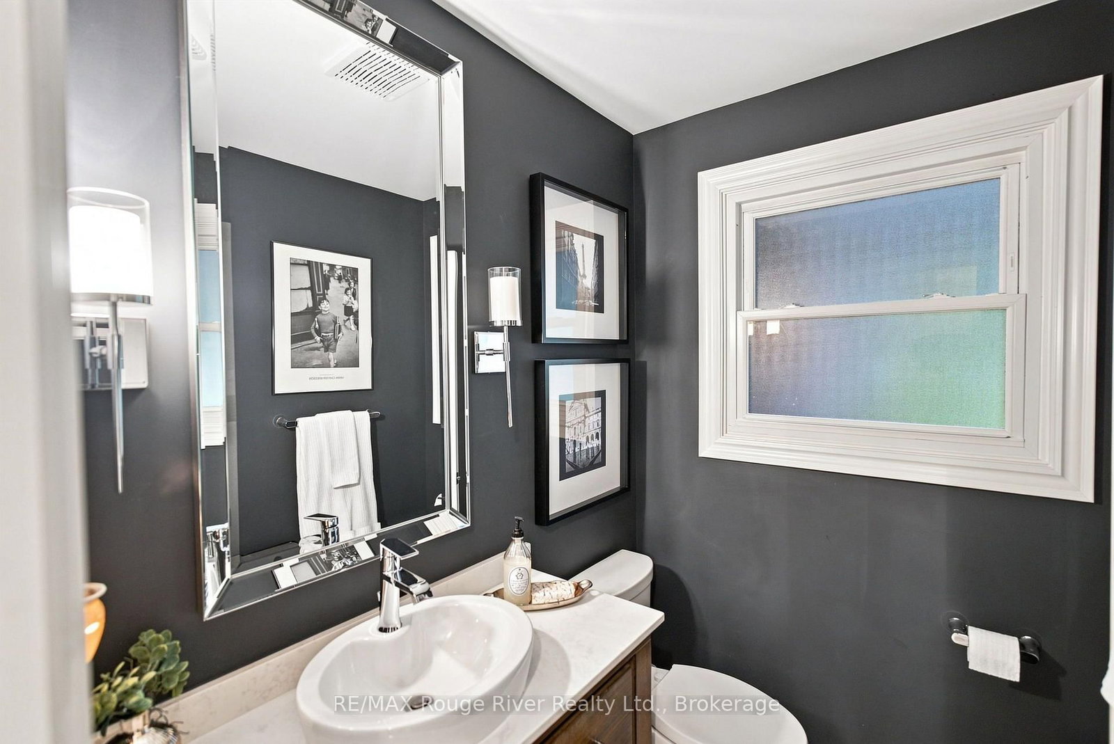 7 Lyndhurst Crescent • Whitby, ON photo 16