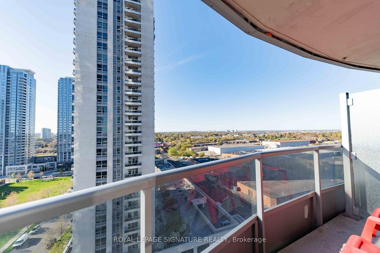 135 Village Green Square • #1423 • Toronto, ON photo 31