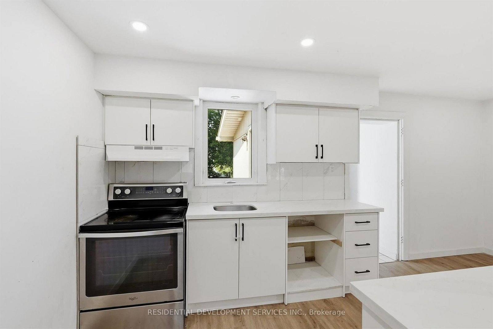 21 Eastgate Crescent • Toronto, ON photo 8