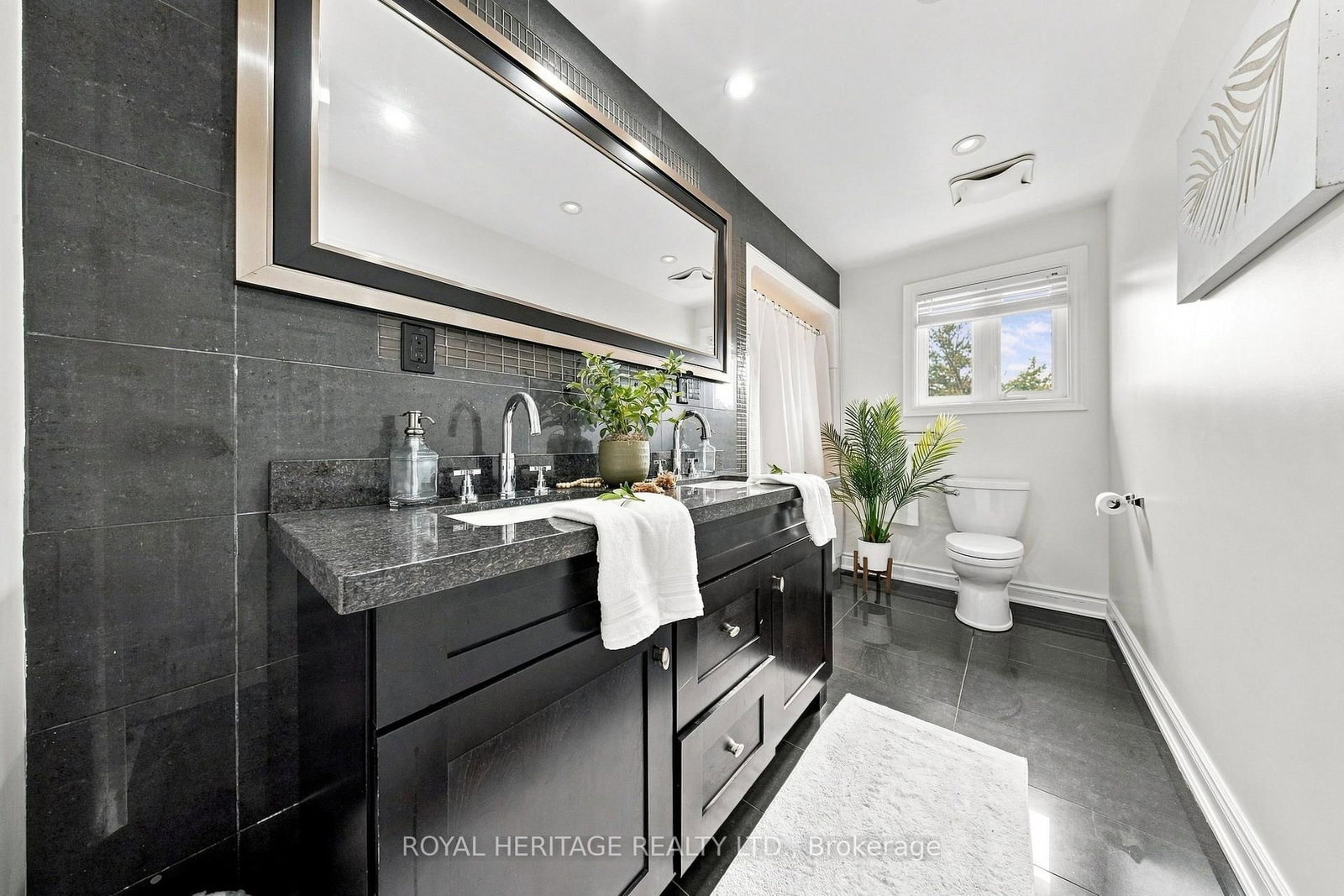 816 Sheppard Avenue • Pickering, ON photo 25