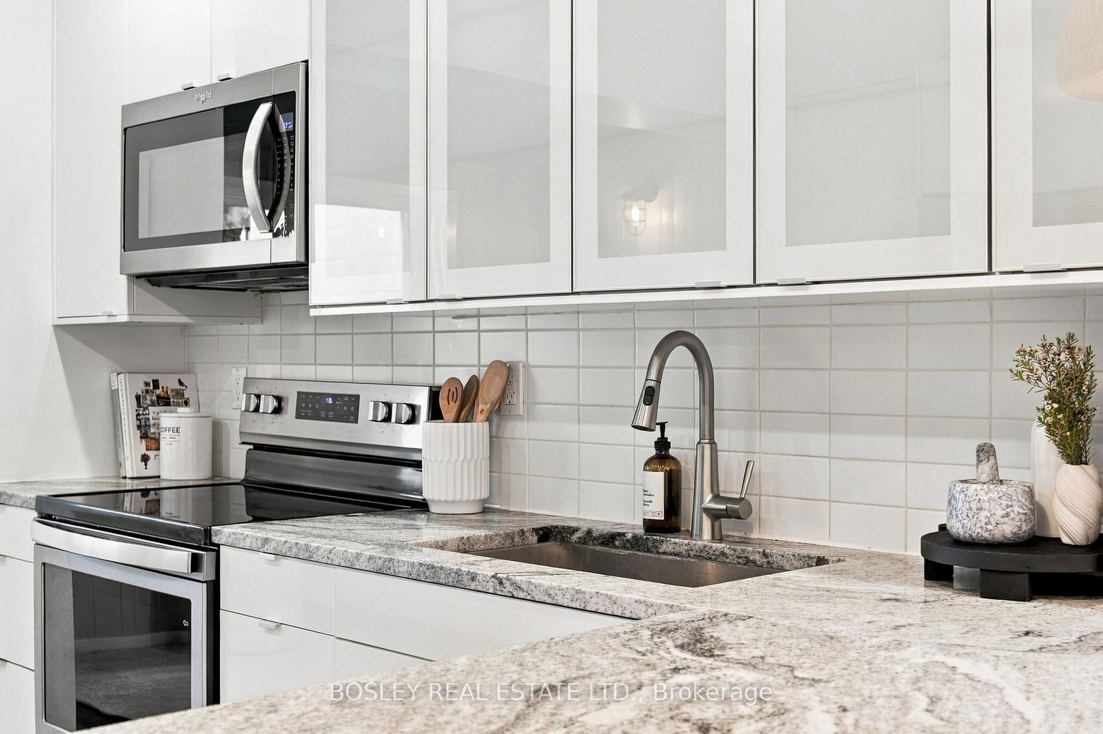 682 Milverton Boulevard • Toronto, ON photo 13