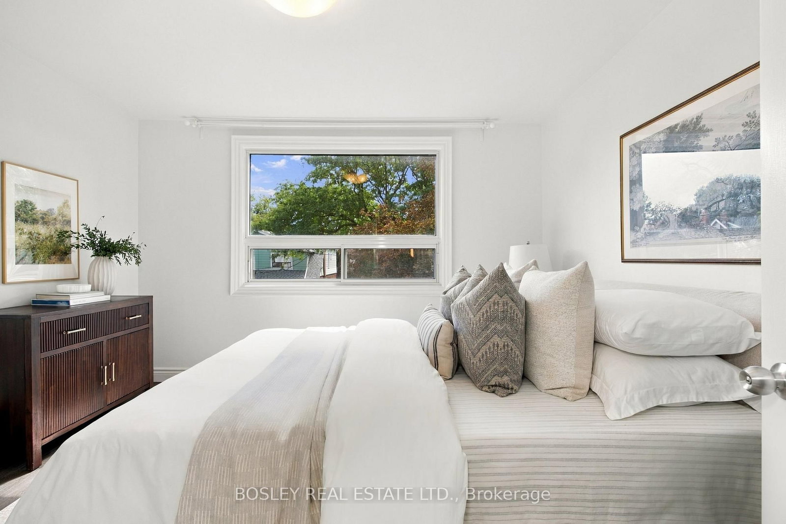 682 Milverton Boulevard • Toronto, ON photo 19