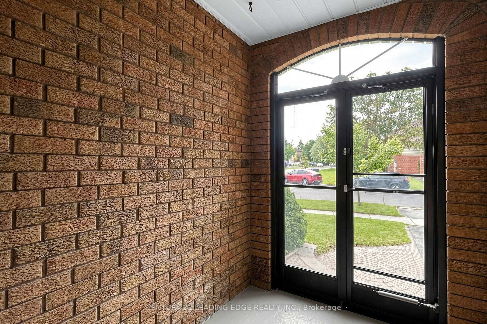 92 Erickson Drive • Whitby, ON photo 14