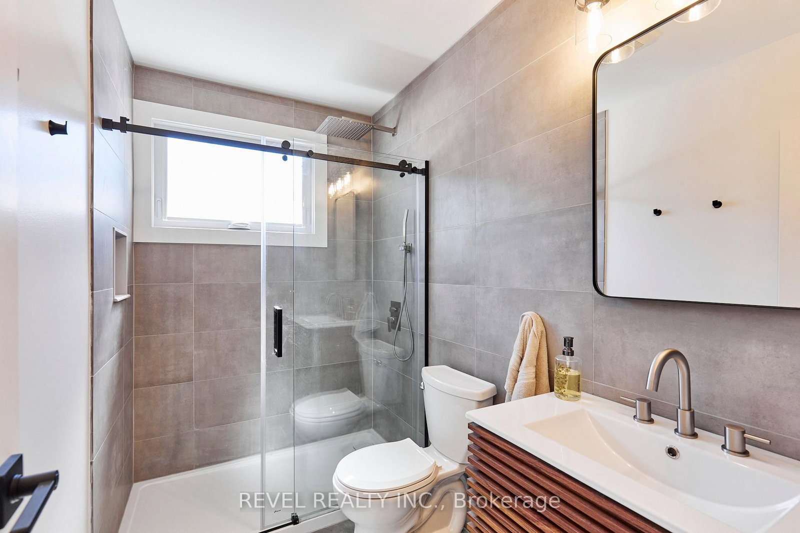 1260 Ilona Park Road • Pickering, ON photo 23
