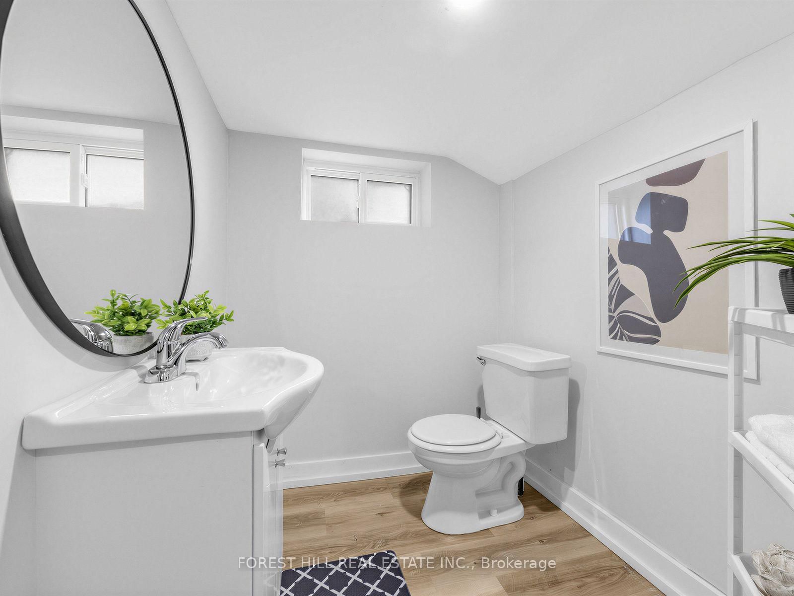 2375 Gerrard Street E • Toronto, ON photo 22