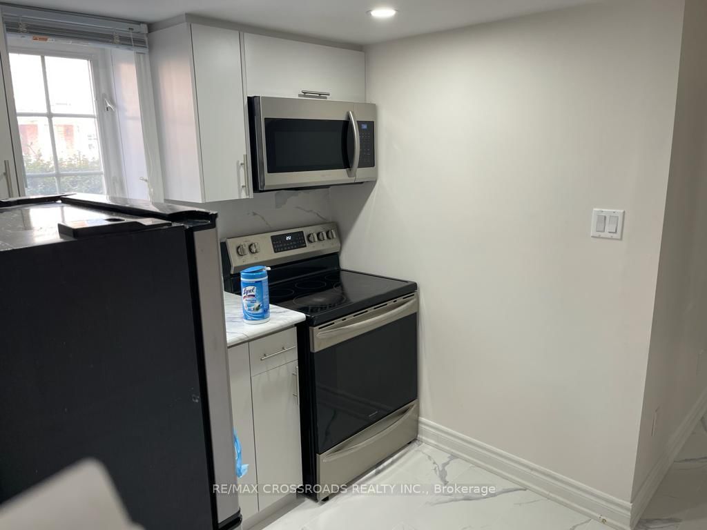 2 Pilkington Drive, Toronto 4