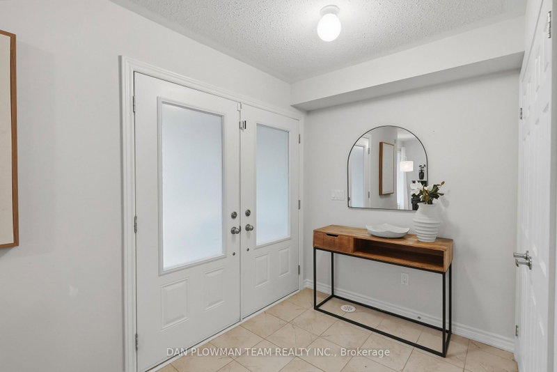 14 Cornerside Way