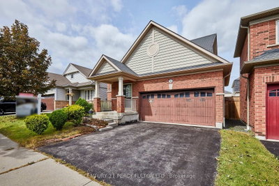8 Knowles Street • Ajax, ON photo 2