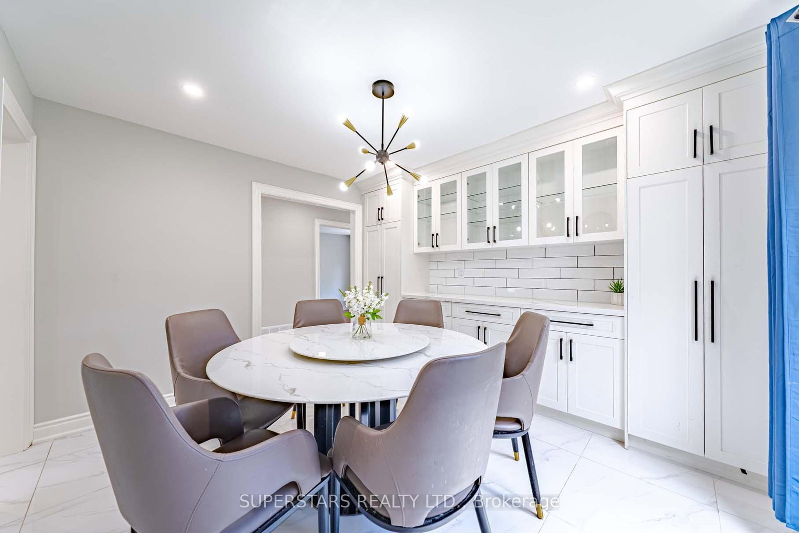 28 Bramblebrook Avenue • Toronto, ON photo 11