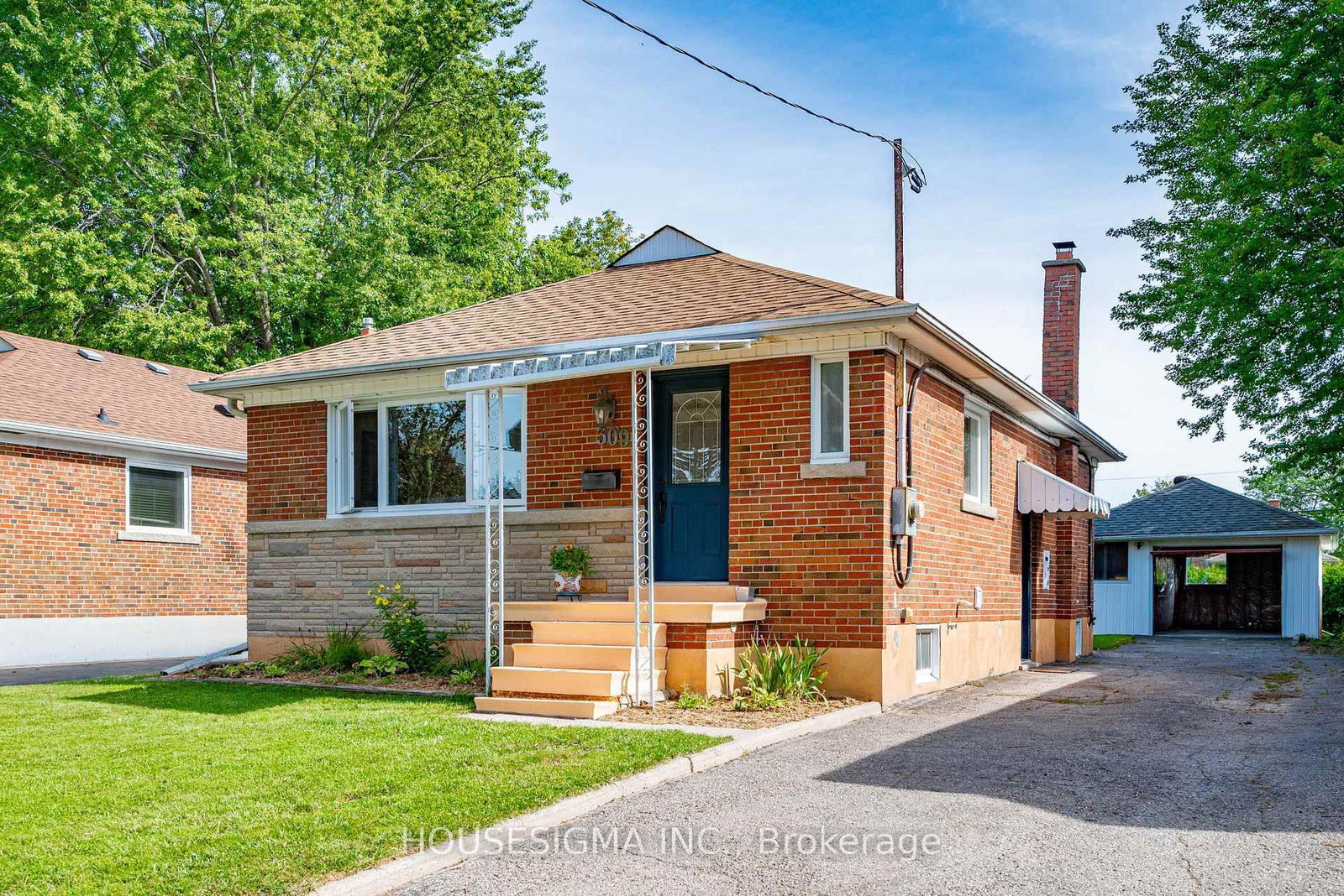 309 Baldwin Street • Oshawa, ON photo 2