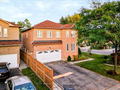 106 Craggview Drive, Toronto, ON, photo 2
