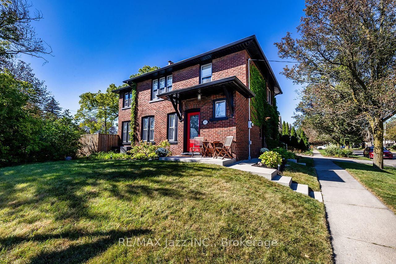 142 Adelaide Avenue W