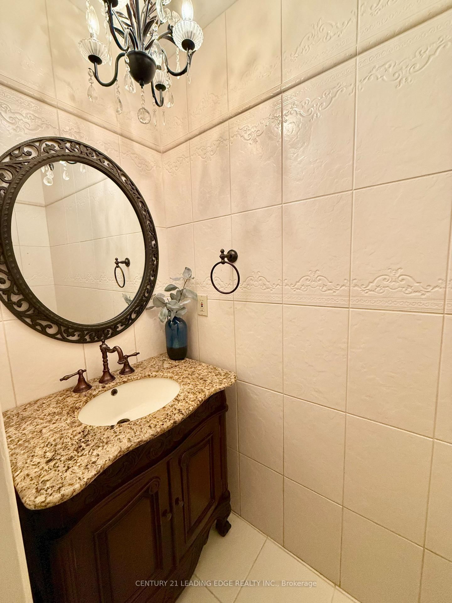 492 Palmtree Crescent • Oshawa, ON photo 3
