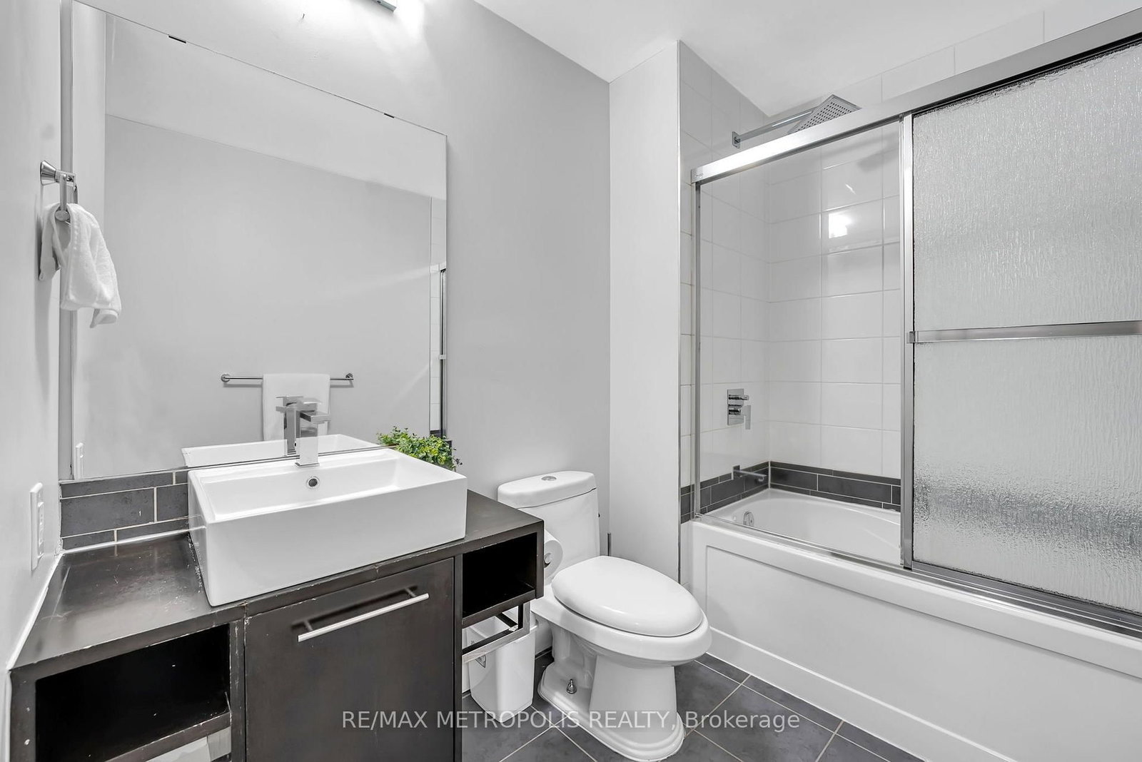 180 Borough Drive • Toronto, ON photo 24