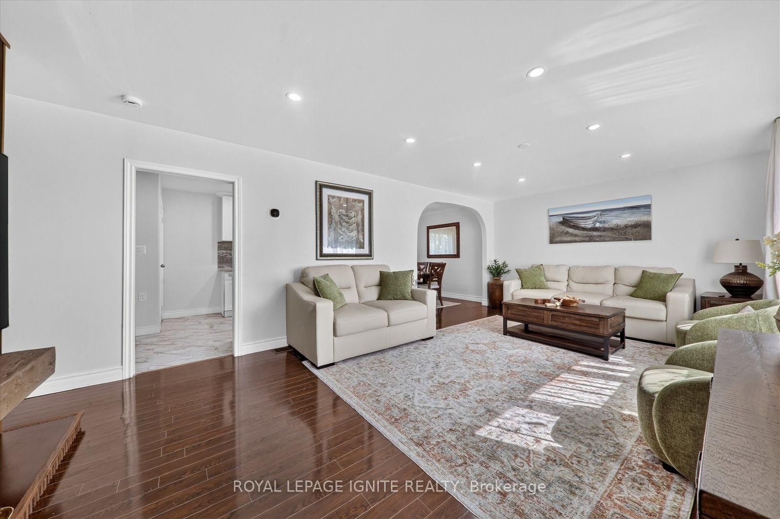 21 Durham Street • Clarington, ON photo 8