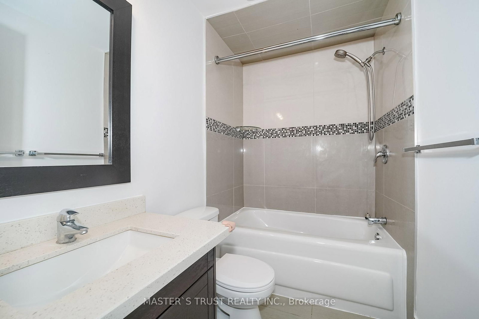3 Longbow Square • Toronto, ON photo 12
