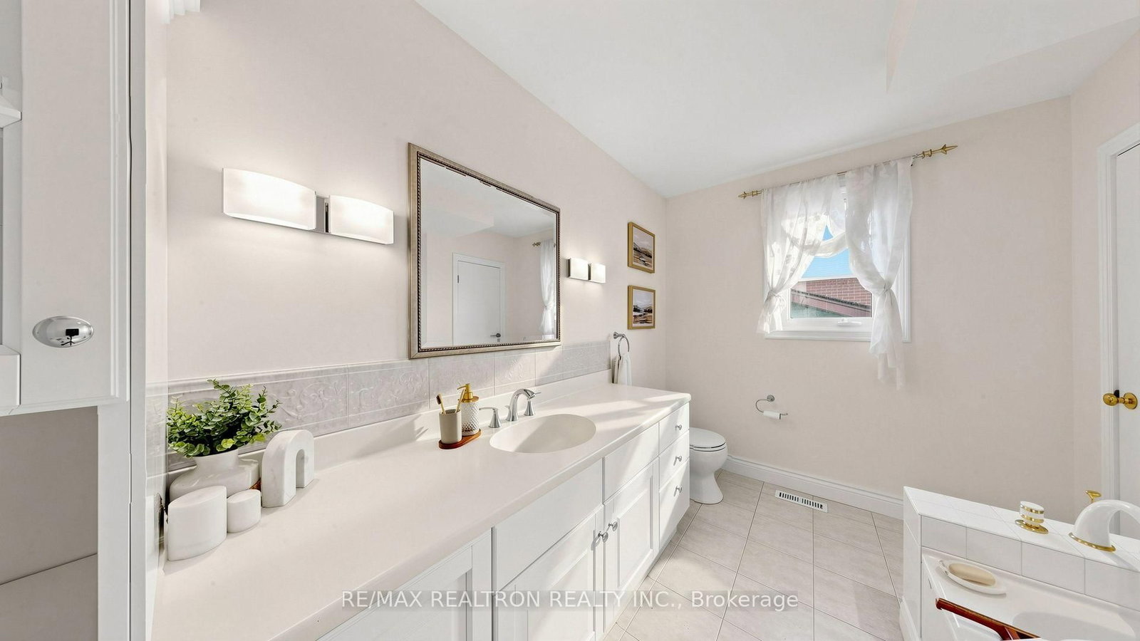 54 Dolly Varden Boulevard • Toronto, ON photo 27