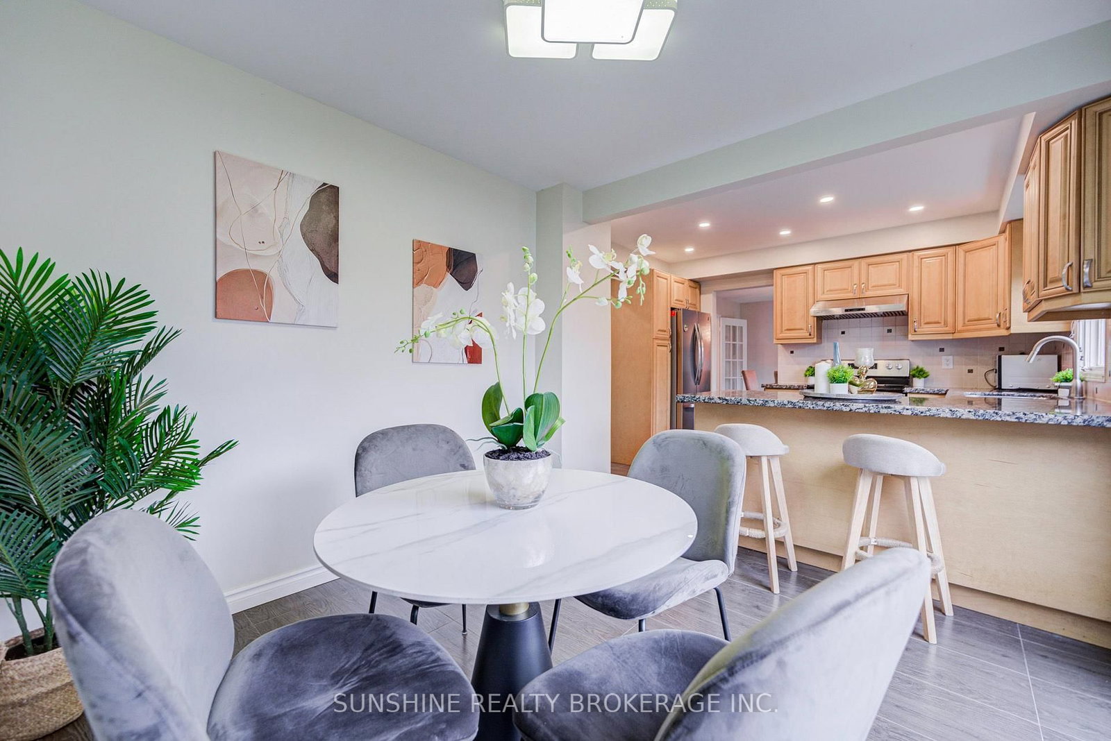 23 Parsborough Court • Toronto, ON photo 11