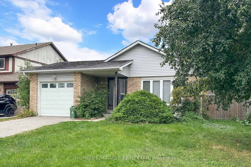 14 Pilkington Crescent N