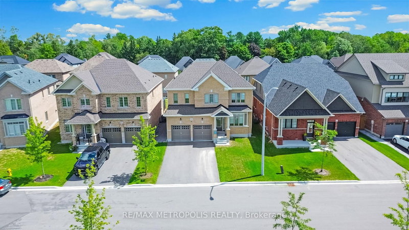 15 Douglas Kemp Cres photo 2